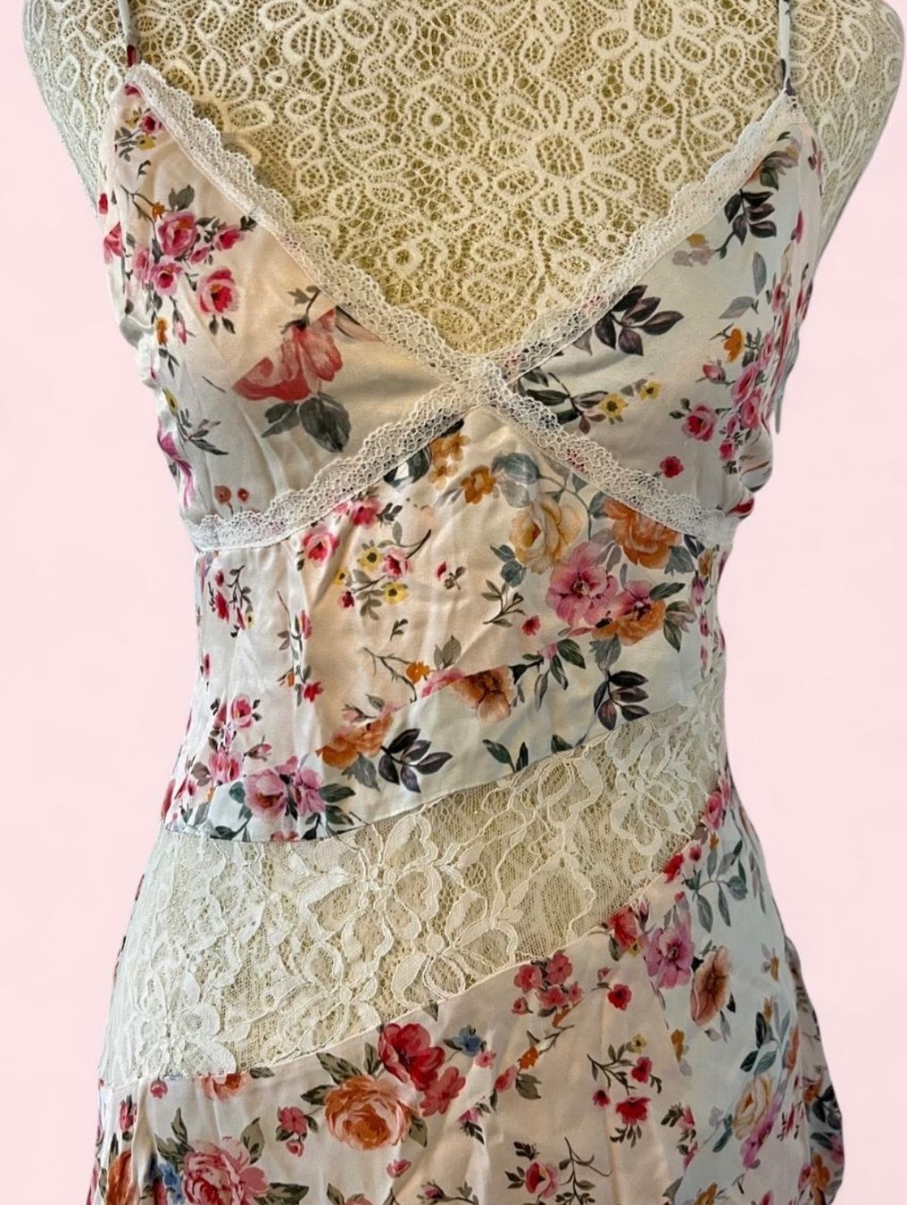 Bershka Vestiti: Y2K floral lace mini dress – Nuovo (secondo la descrizione) da Otelfingen venduto da houseofstae 1