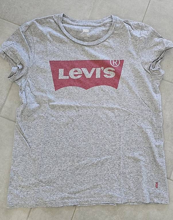 Levi's T-shirts: Levis Shirt grau Gr.M Damen – Neuf (Voir description) à Rheinau par inStyleSg