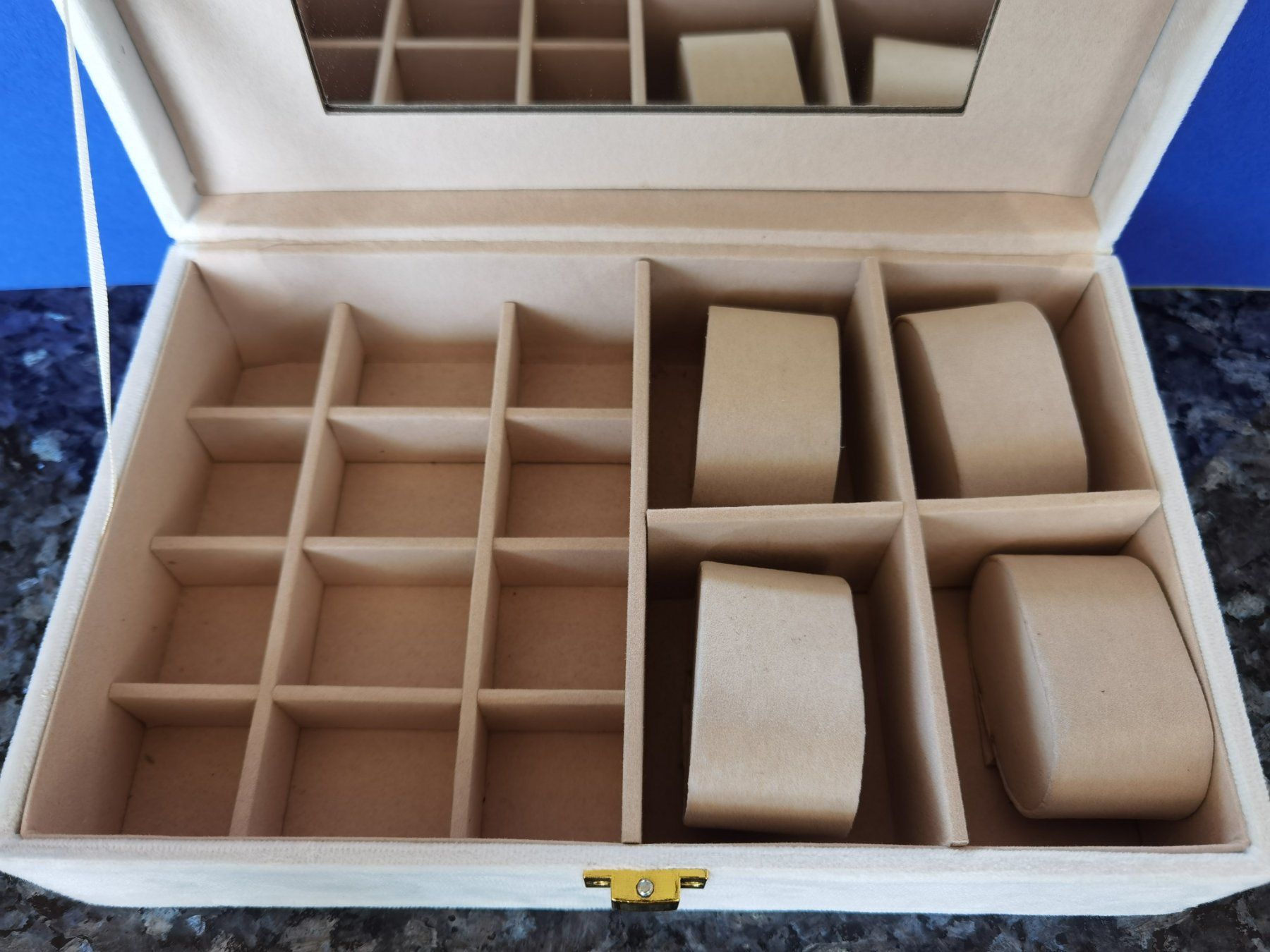 Sonstige Dekorationen & Accessoires: Schmuckdose Jewellery Box Schmuck Box – Neu und originalverpackt aus Uerkheim von Kaufoption 1
