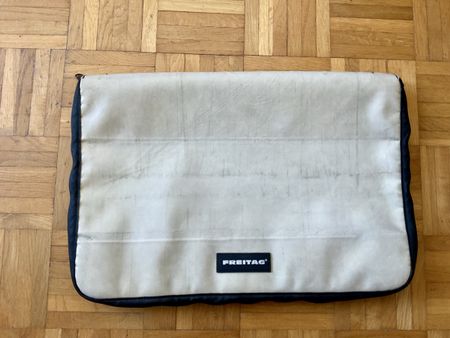 Freitag Laptoptasche weiss/ beige  schwarz