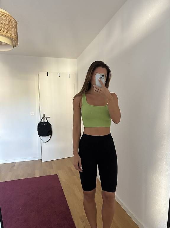 Tops: Crop Top hellgrün  – D'occasion à Bern par Milie.Lou