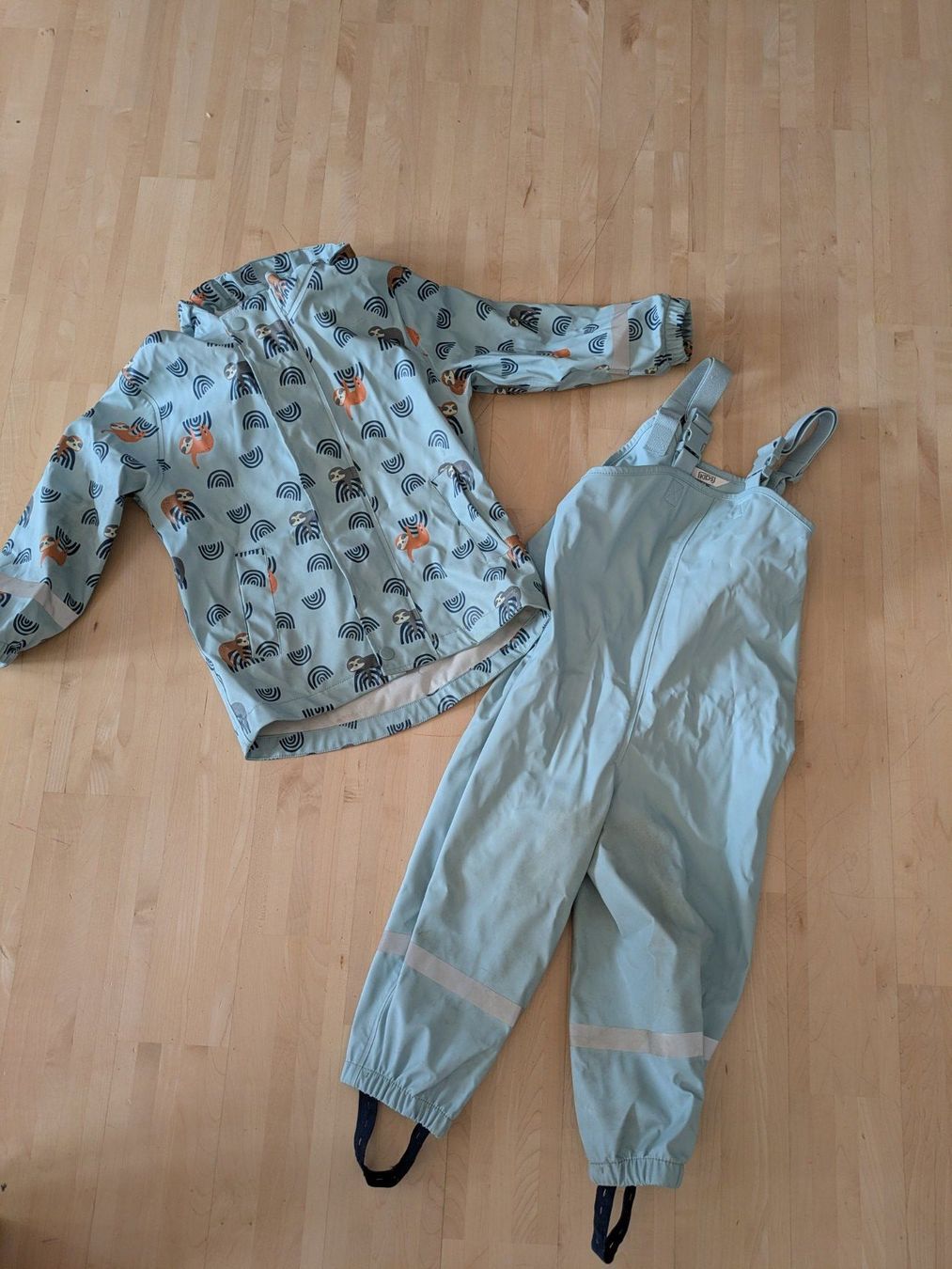 Lotti & Set di vestiti: Regenkombo Gr. 98/104 – Usato da Bern venduto da macsandra
