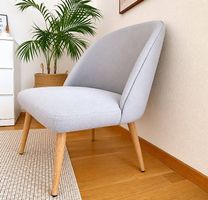 2 moderne Sessel / Stühle  hellgrau