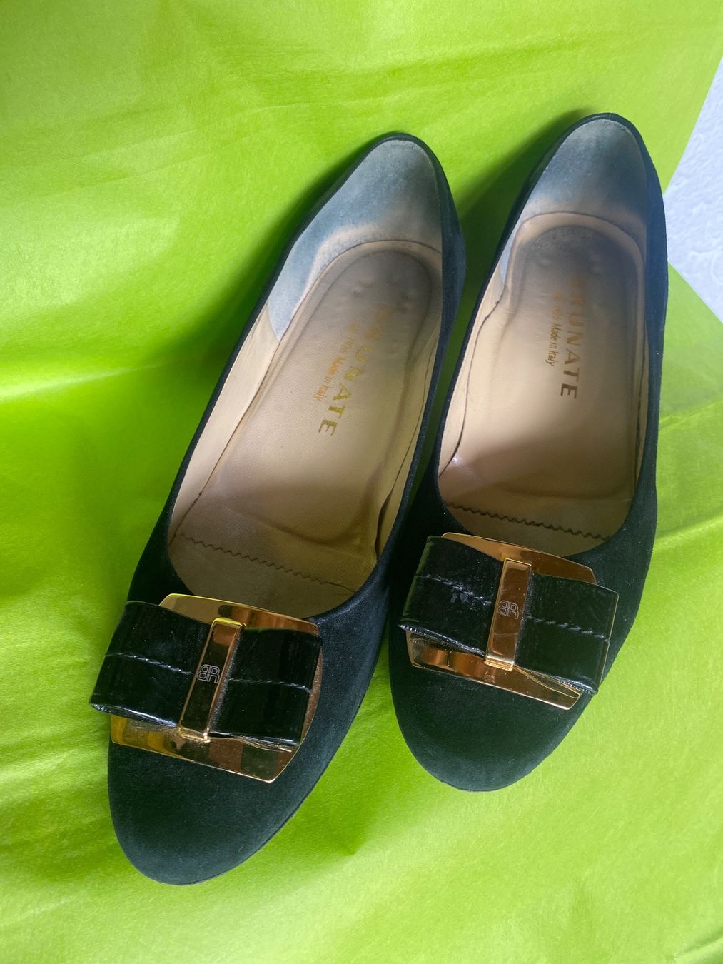 Brunate Damenschuhe: Brunate schöne Veloursleder Pumps, Gr. 39 – Gebraucht aus Pfäffikon SZ von Anita8808