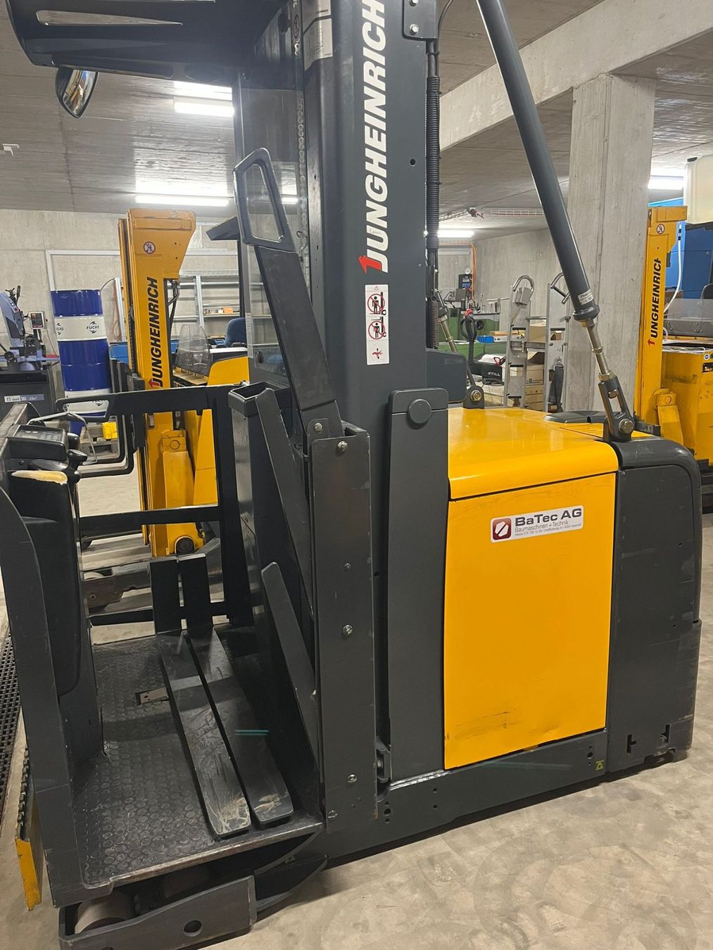 Jungheinrich Carrelli elevatori e a forche: Jungheinrich EKS312 Stapler Kommissionierer – Usato da Appenzell venduto da Baumonteur