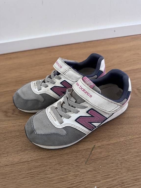 Scarpe per ragazze: New Balance Turnschuhe Grösse 34.5 – Usato da Birmensdorf ZH venduto da FiKaVa 1