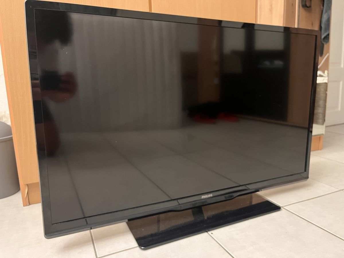 Televisori: Philips Television 42 inch used – Usato da Neuhausen venduto da jul_6tv8 2