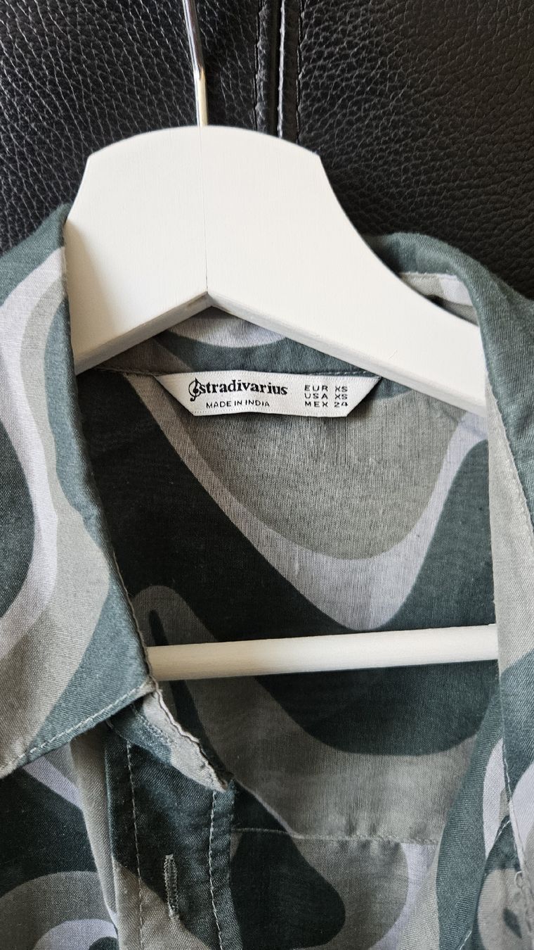 Stradivarius Chemisiers: Mintgrün gemusterte Bluse – D'occasion à Hettlingen par Leaena279 2