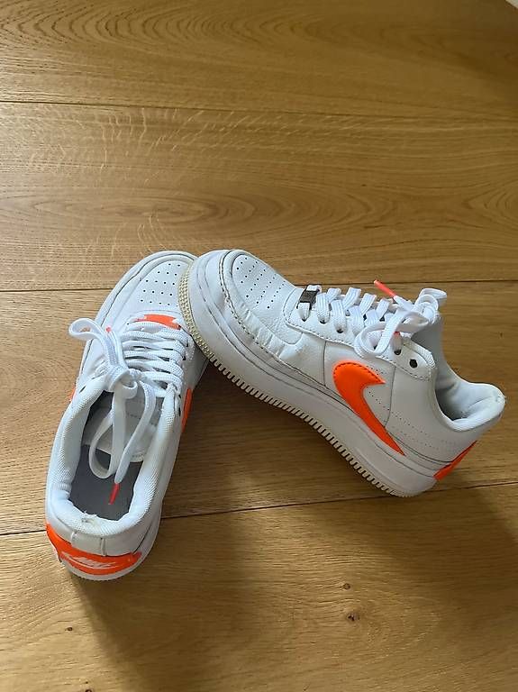 Nike Chaussures femmes: Nike – D'occasion à Charmey (Gruyère) par jes_ktw5 2