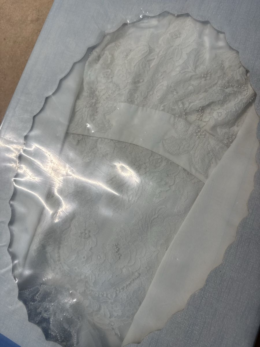 Kleider: Preserved Heirloom Wedding Gown - Unopened since 1949 – Gebraucht aus Zürich von wil_2sm9 3