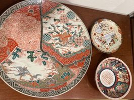 Antikes, japanisches Geschirr (Zierteller und Schale)