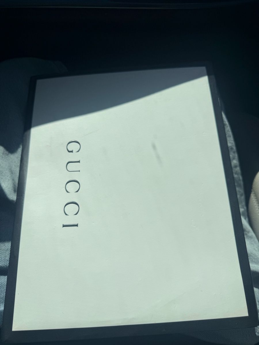 Libri: Livre vierge Gucci  – Nuovo (secondo la descrizione) da Pomy venduto da Asw.luxury