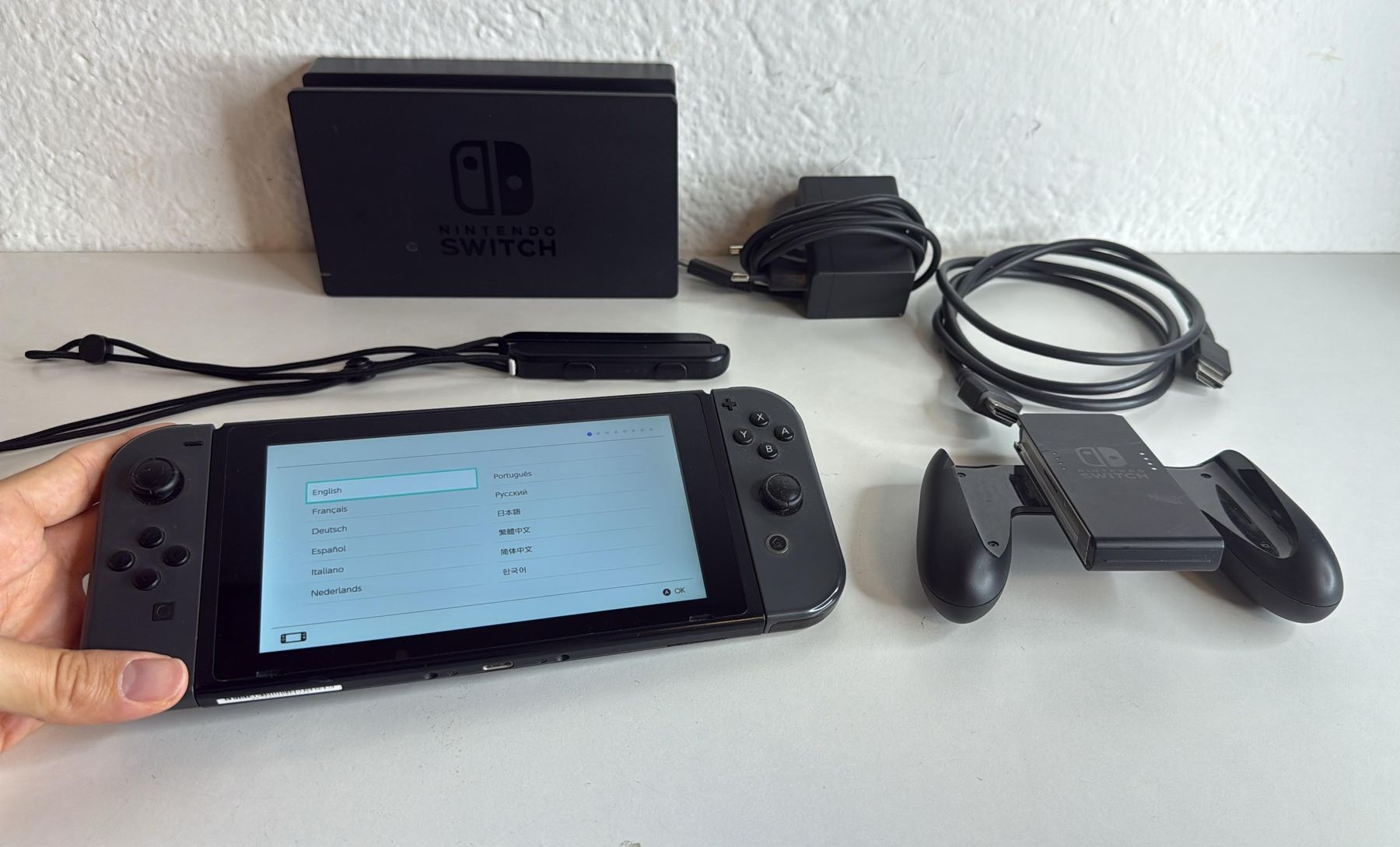 Nintendo Console: Nintendo Switch Konsole Grau mit Zubehoer  – Usato da Ehrendingen venduto da lax21 1