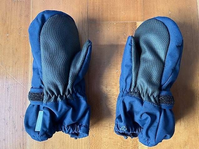 Guanti: Kinderhandschuhe Lego 1.5 bis 2 Jahre – Usato da Seengen venduto da George_Virgina 1