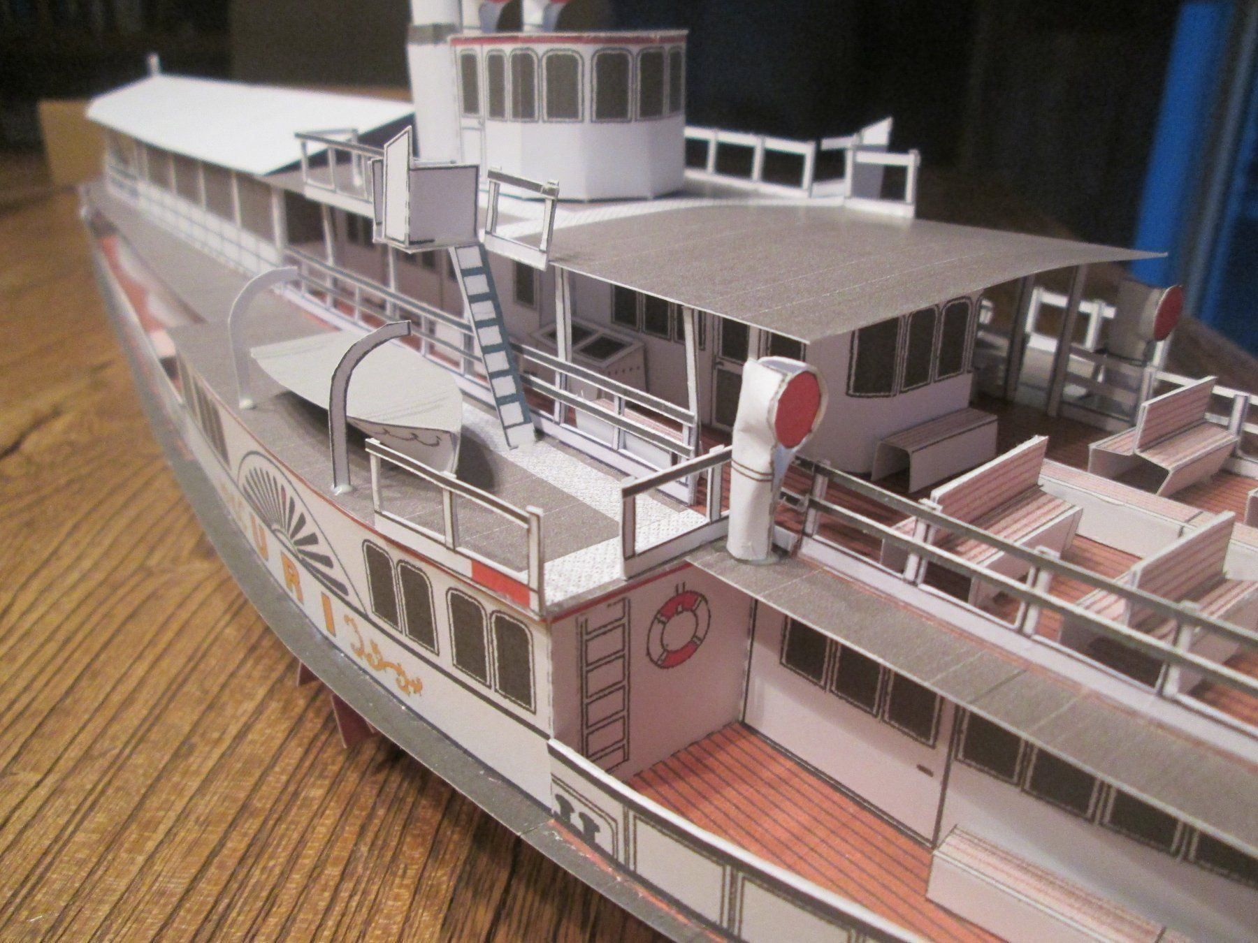 Kit di modellismo & Modellini statici: Dampfschiff Uri Modellbogen 1:100 – Nuovo e nell'imballaggio originale da Sempach venduto da Pilatus20 3