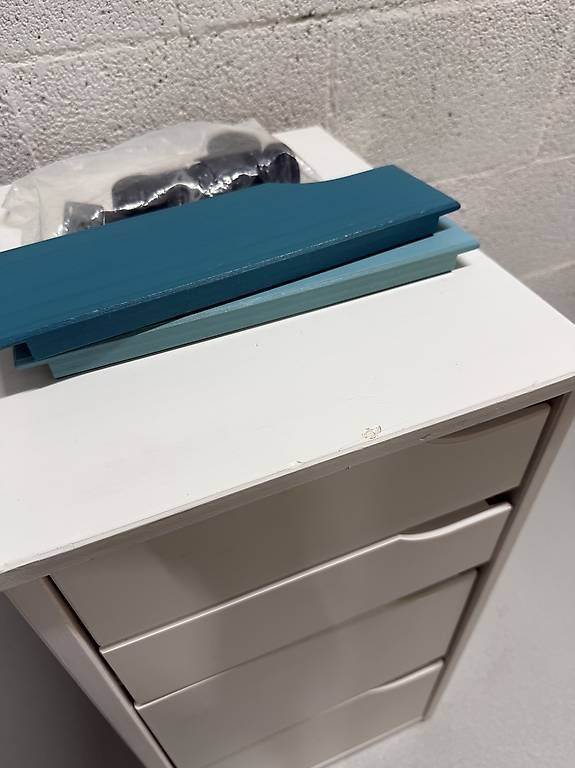 Cassettiere: Kommode Rollcontainer mit 4 Schubladen – Usato da Niederuzwil venduto da Karakan155 2