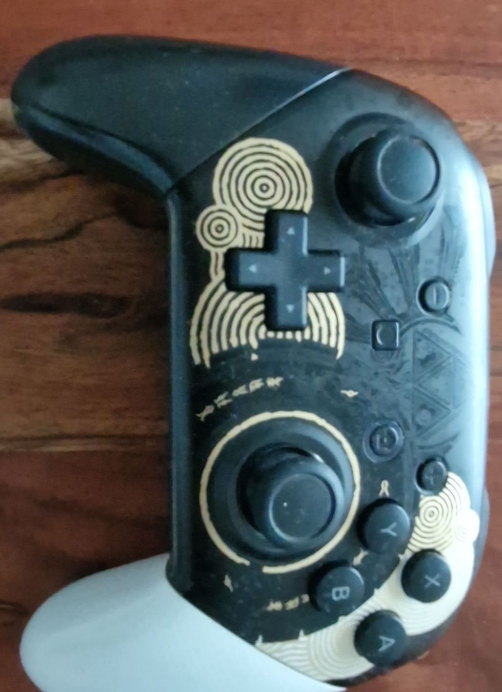Nintendo Konsolen: Zelda Nintendo Switch Pro Controller - Great Condition – Neu (gemäss Beschreibung) aus Bern von ros_8666