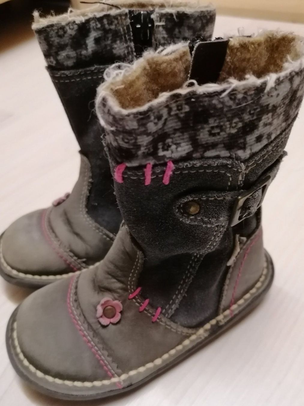 Chaussures filles: Bottes, chaussures, bottines chaudes – D'occasion à Montcherand par petiteoune75