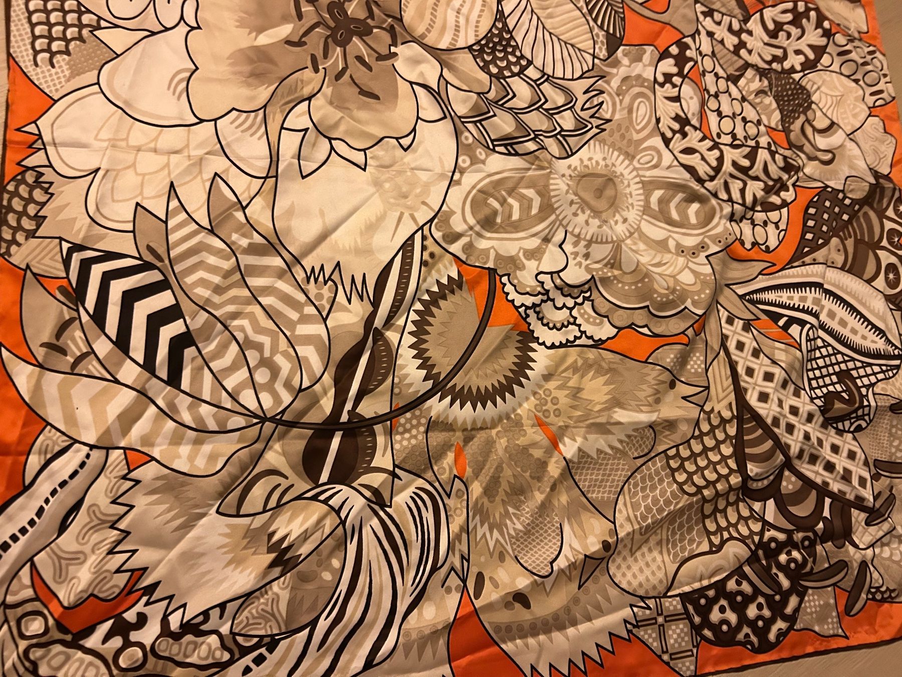 Foulards, Tücher & Schals: Orange Seidenschal mit Blumenmuster - Sommer Accessoire – Neu (gemäss Beschreibung) aus Zürich von Caffeinecat 1