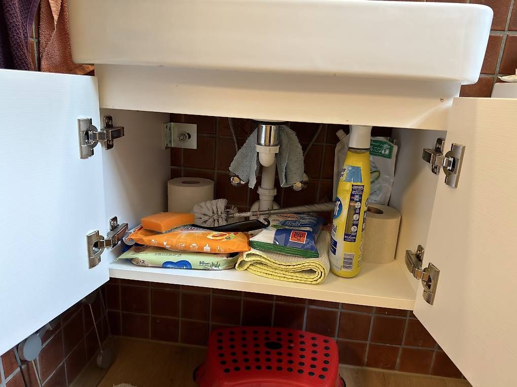 Mobili per bagno: Waschtischunterschrank mit Waschbecken – Usato da Etzgen venduto da mary.fee 2