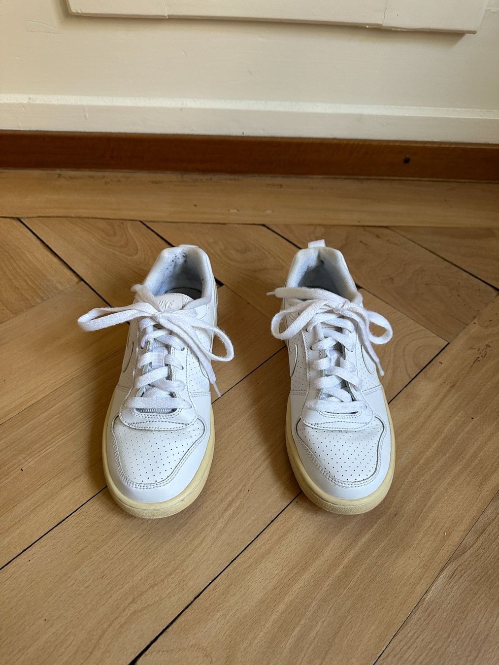 Nike Scarpe da donna: NIKE - Sneaker weiss 35.5 – Usato da Zürich venduto da Diazaio 1