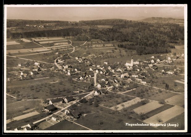 Cartoline postali: Niederwil /Aarg., Teilansicht, Fliegerau – Usato da Berlin venduto da bartko-reher