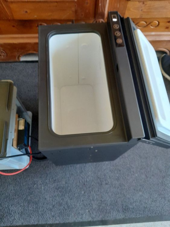 Camping Kühlschrank 12 Volt mit Lifepo4 und Solarpanel 100 W Kaufen auf Ricardo