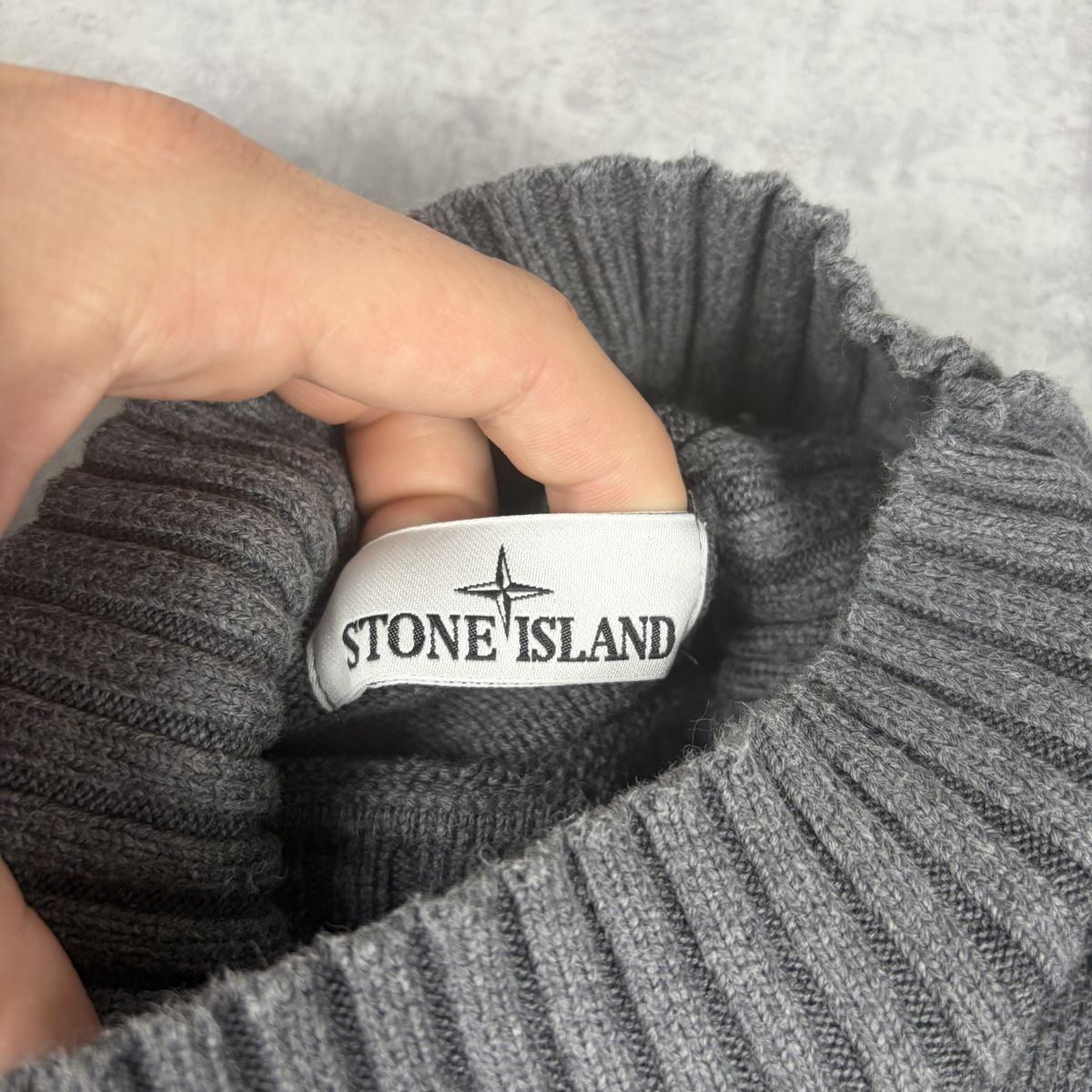 Stone Island Maglioni & Felpe: Pull col roulé Stone Island Gris - XXL – Nuovo (secondo la descrizione) da Hauterive NE venduto da Leo_o 1