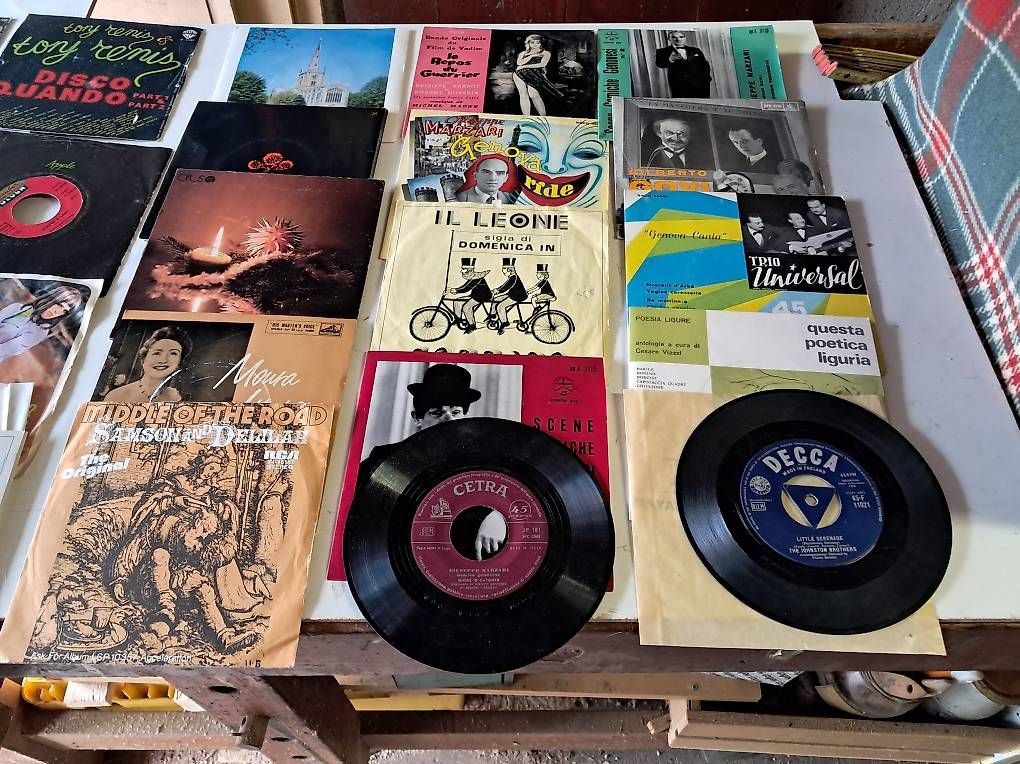 Dischi in vinile: pz  25 dischi 45 giri ,Anni 60/70 – Usato da Figino venduto da cau_pcd6 2
