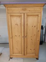 Antiker Fichtenschrank zweitürig mit Schublade