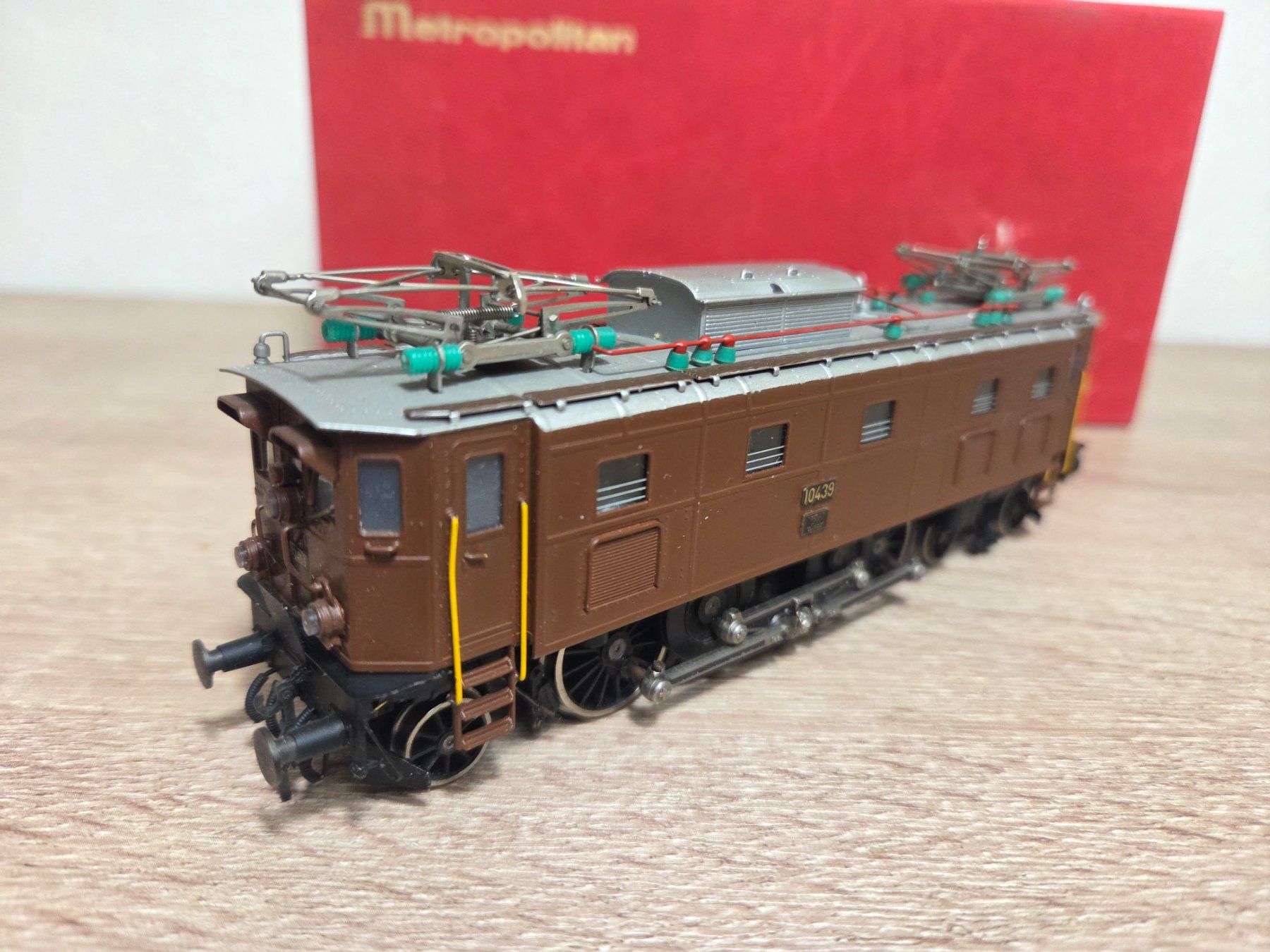 Metropolitan Modellini di ferrovie: Metropolitan 719 "Limmat Centenary" E-Lok SBB H0 – Usato da St-Aubin-Sauges venduto da Lo_Go 3
