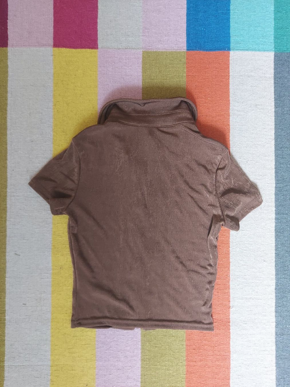 Top: Brown Button-Up Crop Top – XS – Nuovo (secondo la descrizione) da Jongny venduto da lie_v6hs 1