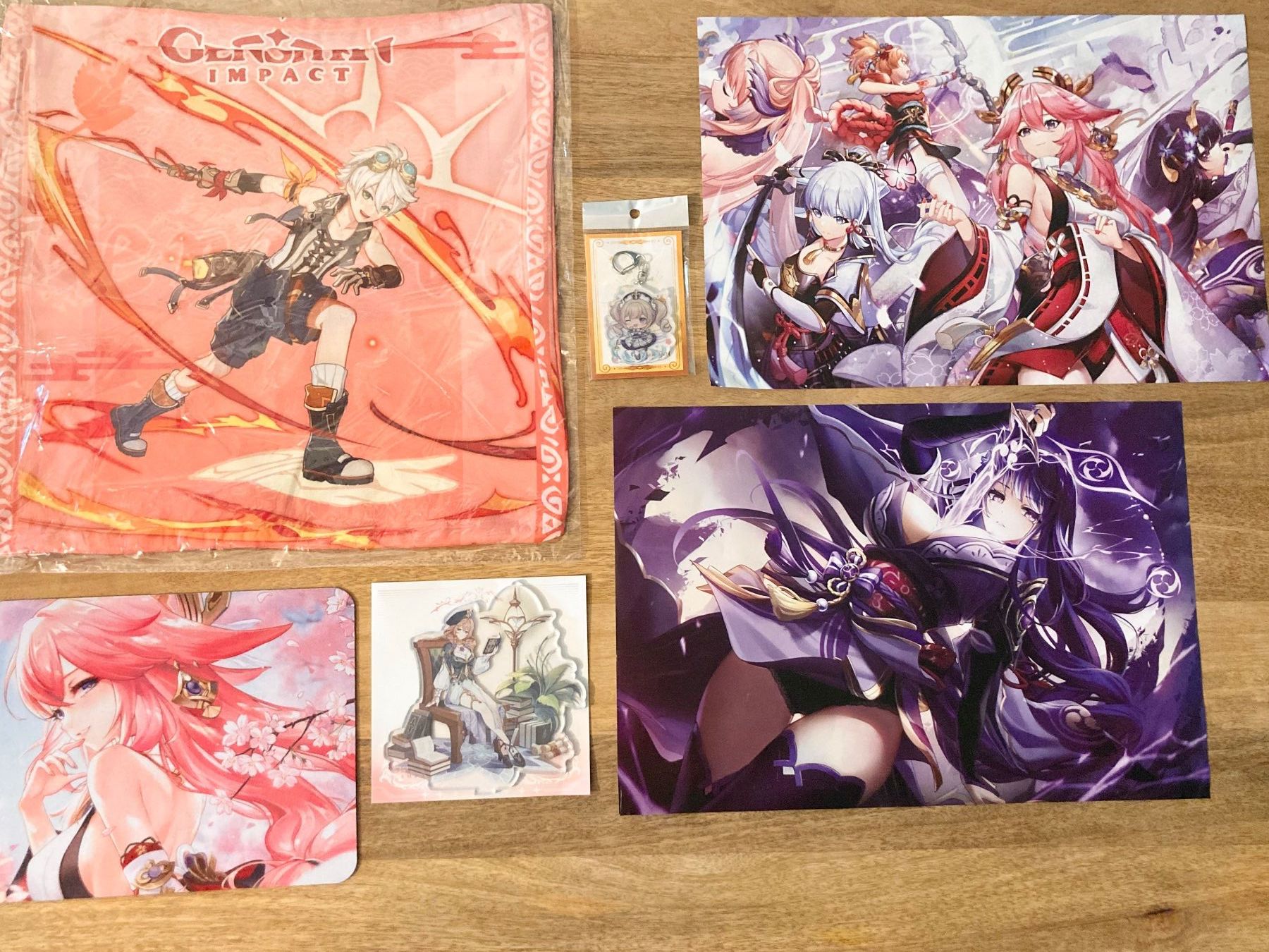 Foto & Immagini: Genshin Impact Merch – Usato da Zürich venduto da vigigy