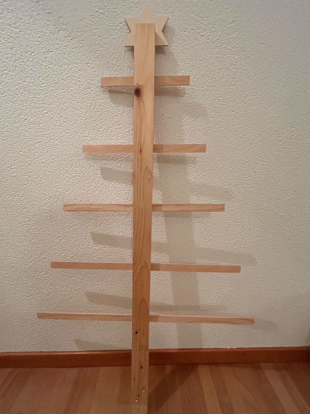 Alle Dekorationen: Adventskalender aus Holz als Weihnachtsbaum – Gebraucht aus Zürich von keinweiss 1