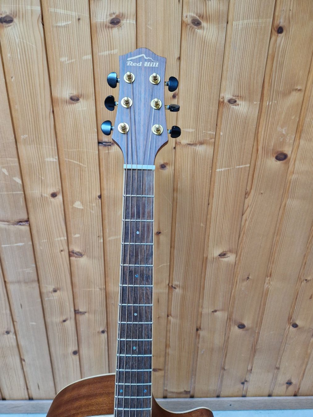 Strumenti musicali: Red Hill Akustikgitarre – Usato da Luzern venduto da Patsports 2