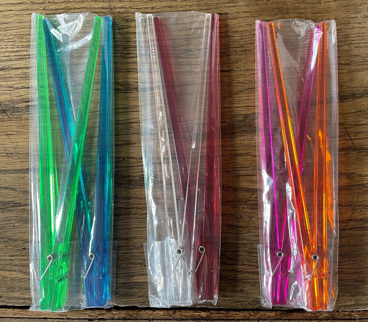 Set di posate: 6 Paar farbige Essstäbchen mit Klammer, NEU – Nuovo e nell'imballaggio originale da Gümligen venduto da soleil149