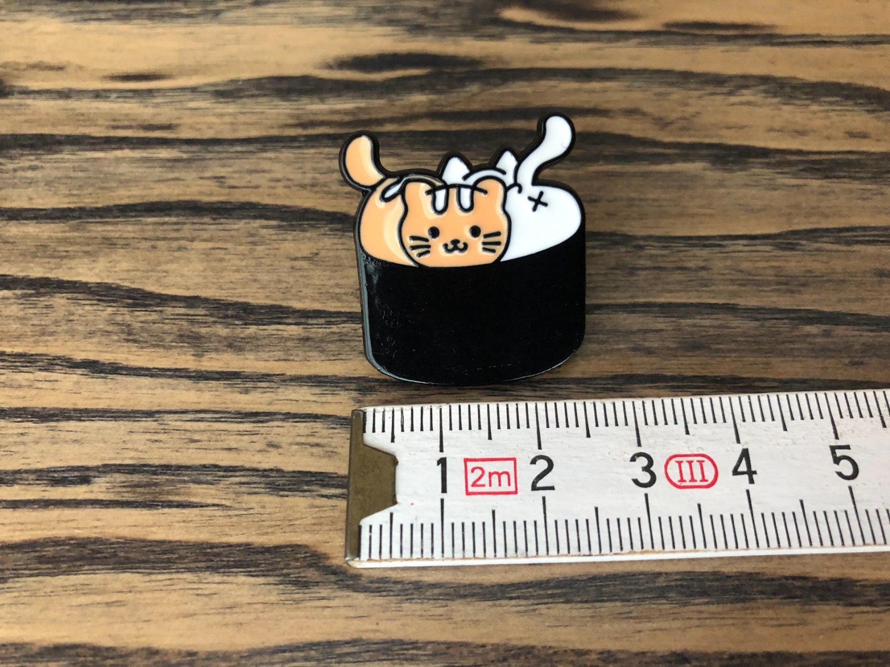 Placchette & Badge: Pin Anstecker Brosche schwarze Katze Sushi – Nuovo e nell'imballaggio originale da Berg am Irchel venduto da Zweiti_Chance 1
