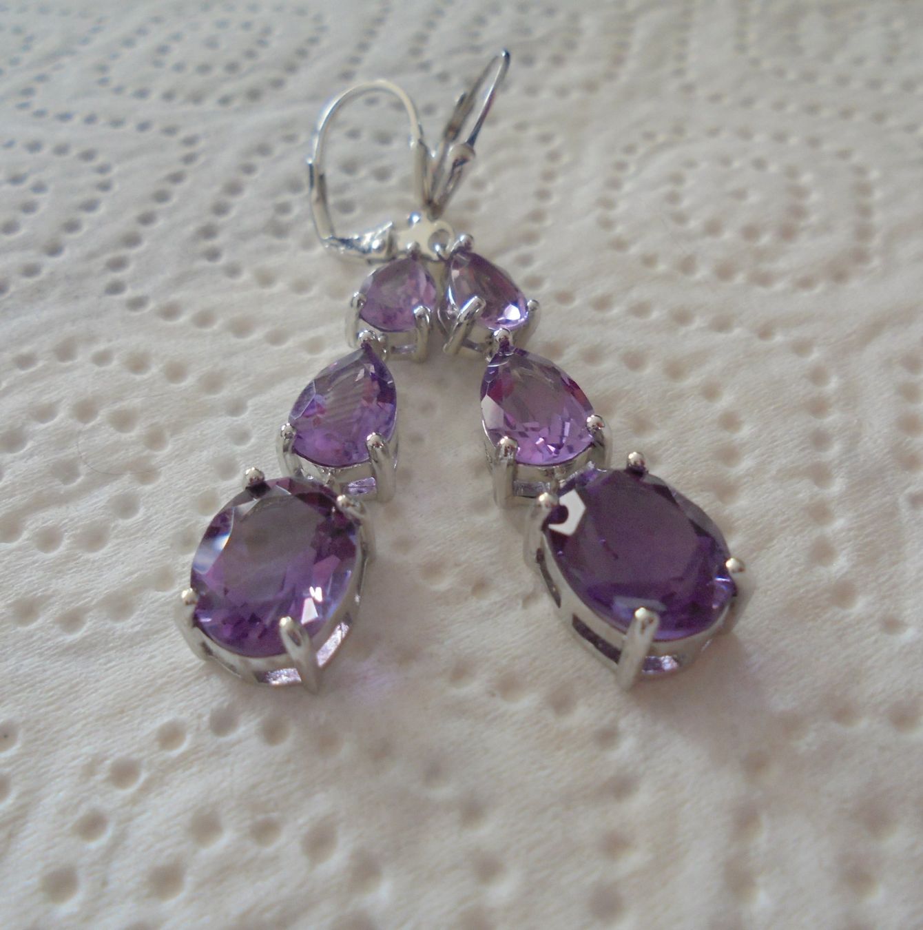 Orecchini pendenti & Orecchini a lobo: Echtschmuck: Amethyst-Silberohrringe – Nuovo (secondo la descrizione) da Zuchwil venduto da maumauchi 8