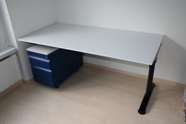 Schreibtisch 180 x 90 cm, inkl. Lista Schubladen-Korpus