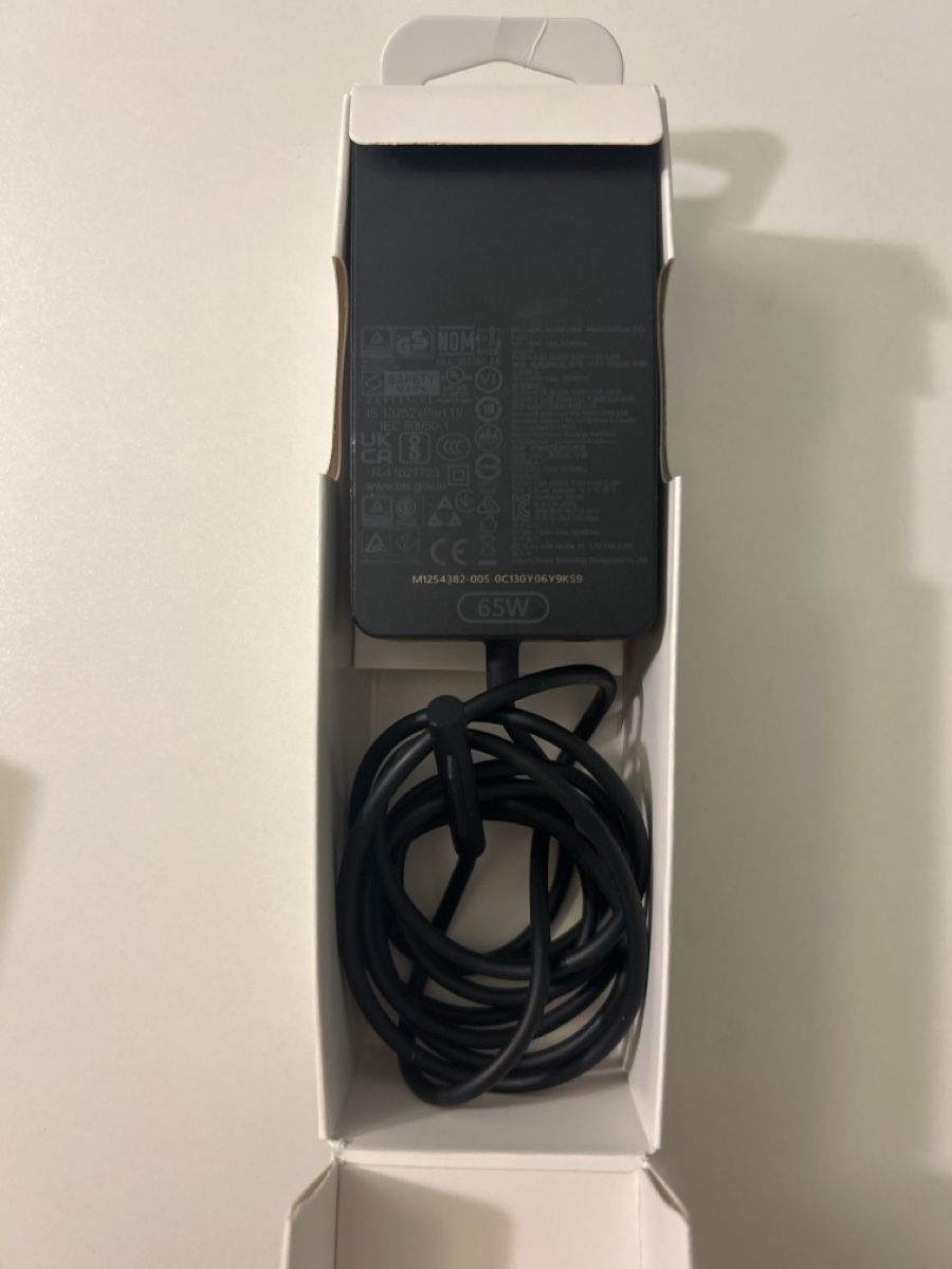 Microsoft Ladegerät: Microsoft Surface 65W Power Supply – Neu (gemäss Beschreibung) aus Oberwil BL von agne.ooo 2