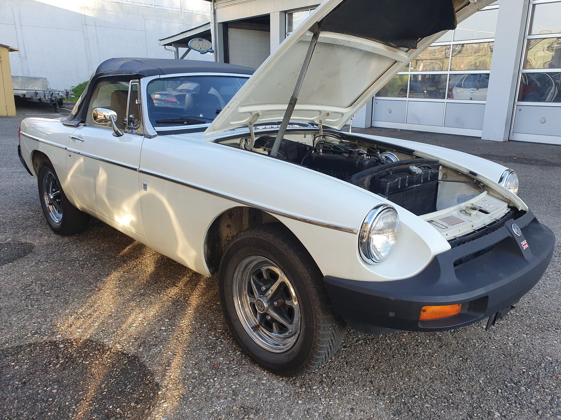 MG Automobili: MG B Roadster mit Oldtimereintrag – Usato da Schwarzenbach SG venduto da MGTC 2