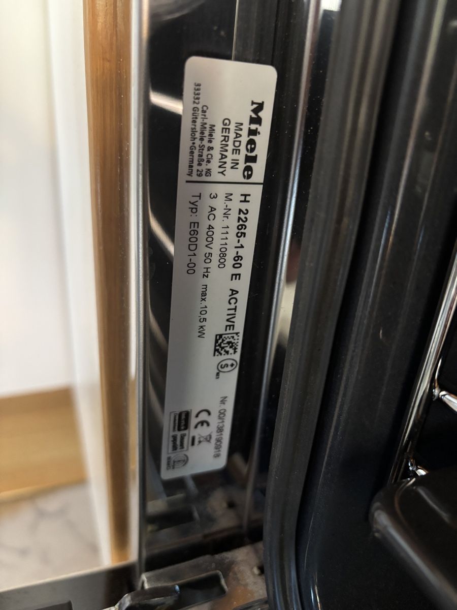Miele Fours: Miele Backofen mit Kochfeld – D'occasion à Münsingen par Chann. 2
