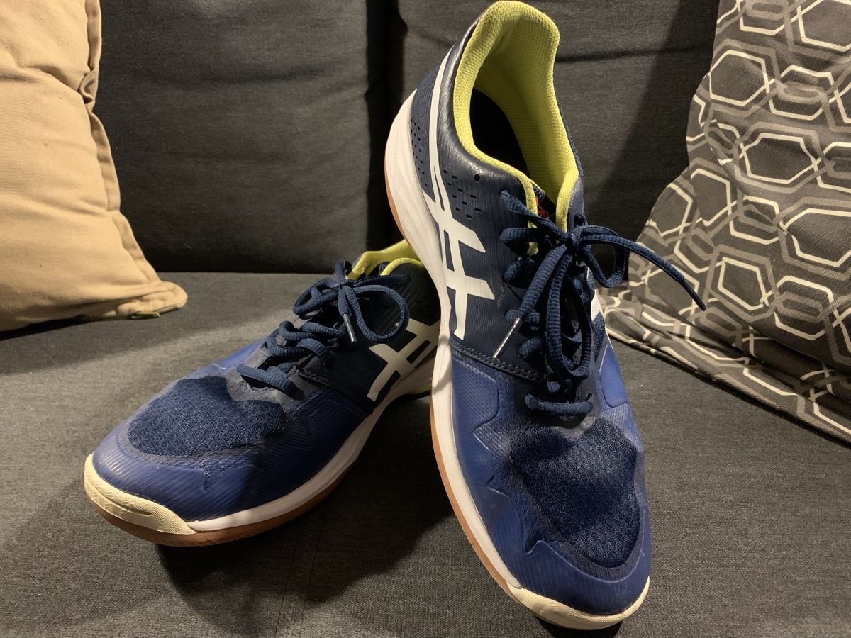 Asics Chaussures hommes: Asics Gel-Tactic Hallenschuhe – D'occasion à Ins par luc_9s57