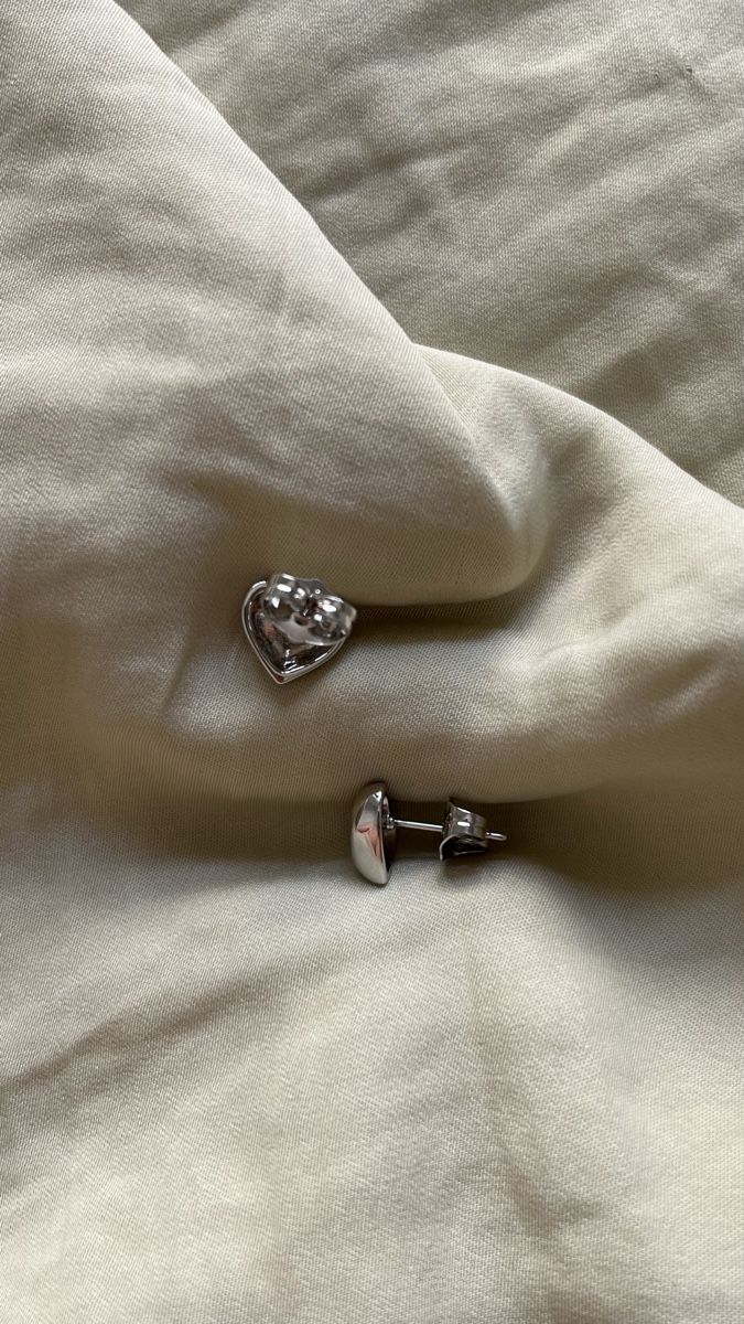Orecchini pendenti & Orecchini a lobo: Orecchini a cuore metallo colore argento nuovi – Nuovo e nell'imballaggio originale da Lugano venduto da yul_fhg2 4