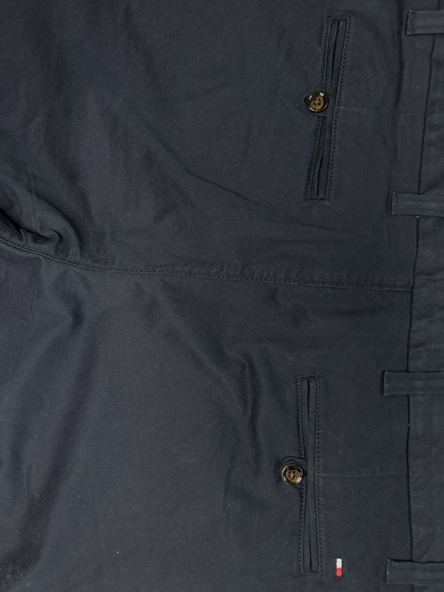Tommy Hilfiger Pantaloni: Tommy Hilfiger Chinos dunkelblau  – Nuovo (secondo la descrizione) da Kreuzlingen venduto da Vadimem 4