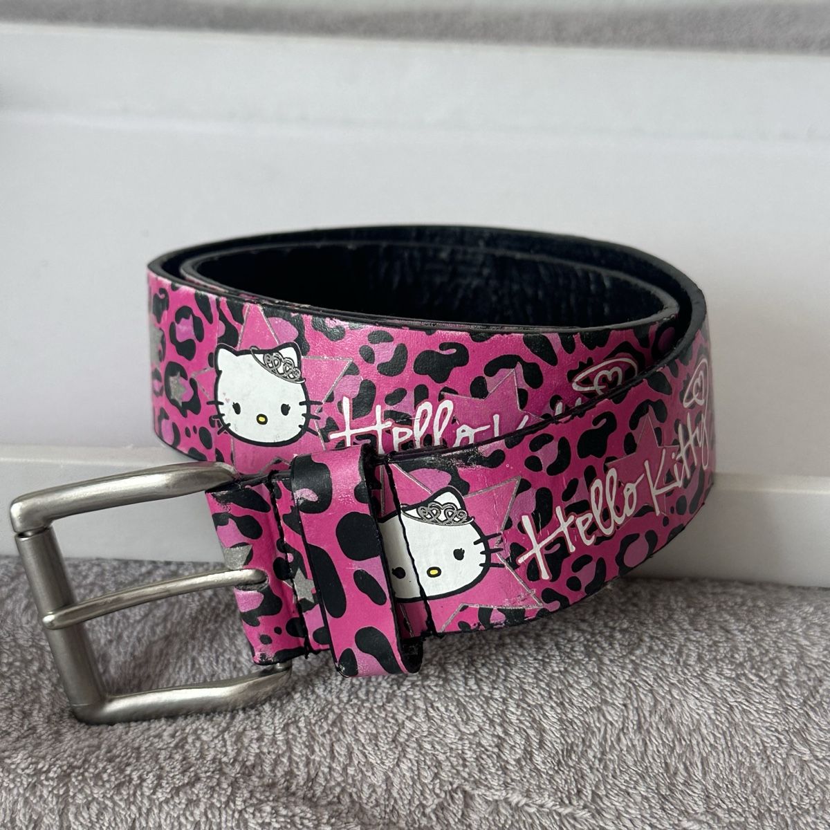Hello Kitty Sonstiges für Kind & Baby: CEINTURE HELLO KITTY ROSE LÉOPARD VINTAGE 2009 – Defekt aus Givisiez von dor_xb9k