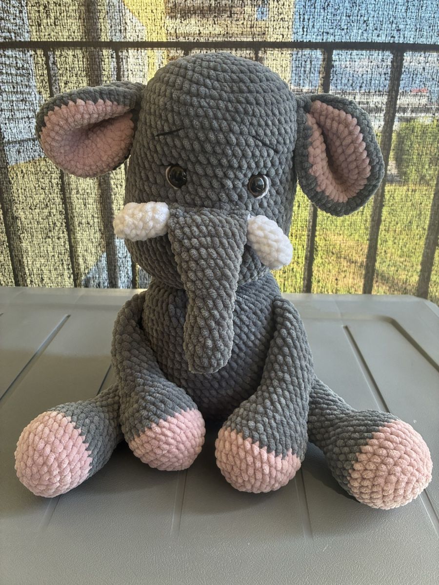 Jouets: Plüschtier Elefant – Neuf avec emballage d'origine à Uznach par le-ma-di-