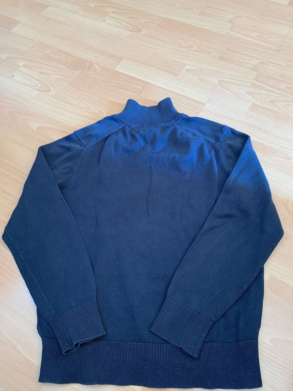 Tommy Hilfiger Maglioni & Felpe: Joli pull Tommy Hilfiger taille M bleu – Usato da MEYRIN venduto da Gwendo10 1