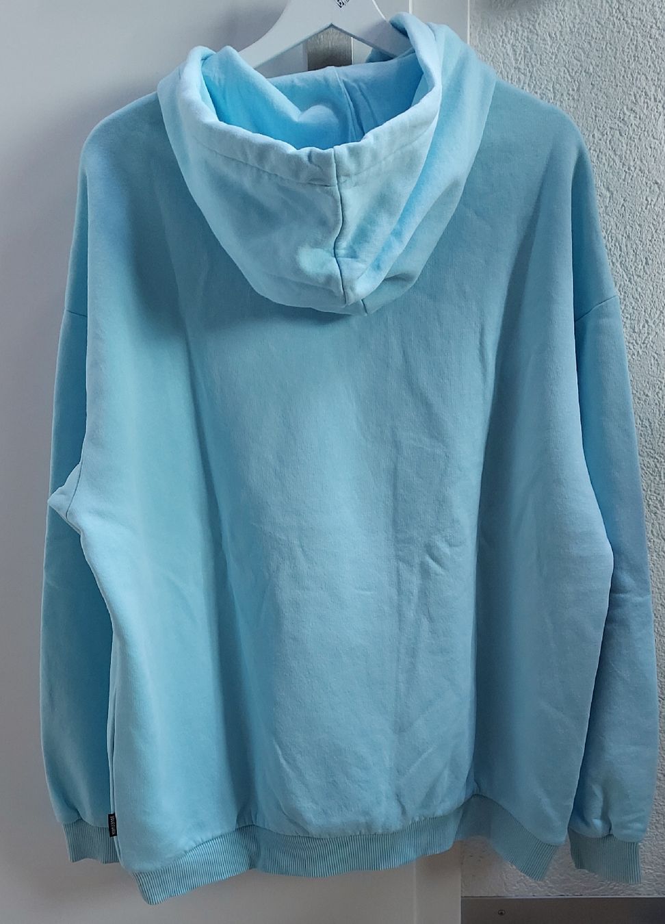 Maglioni & Felpe: Bequemer hellblauer Hoddie – Nuovo (secondo la descrizione) da Alterswil FR venduto da fas_n9yt 2