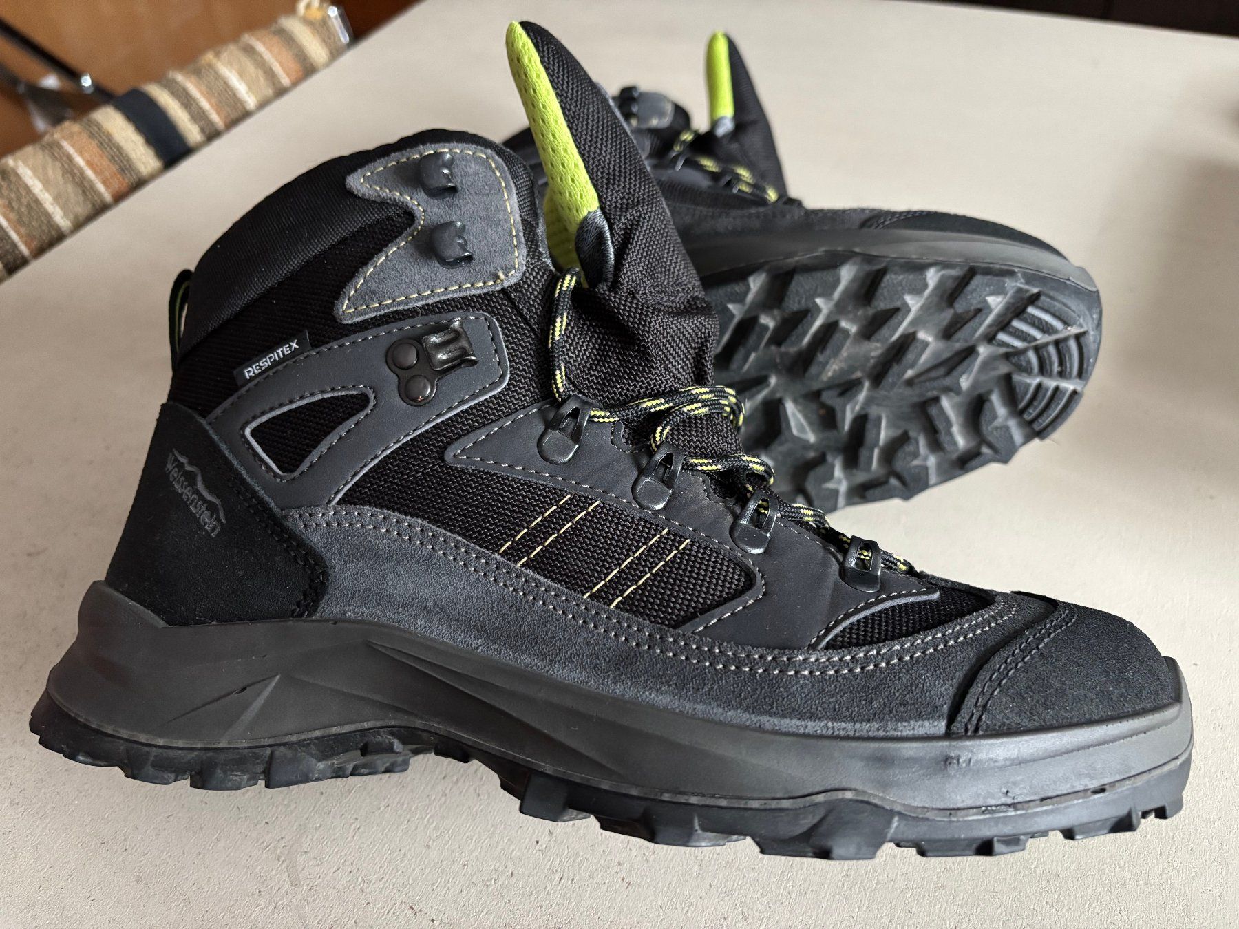 Scarpe da uomo: Weissenstein Trekking/Freizeit Schuhe in der Grösse 44 – Nuovo (secondo la descrizione) da Landquart venduto da Barcuns 1